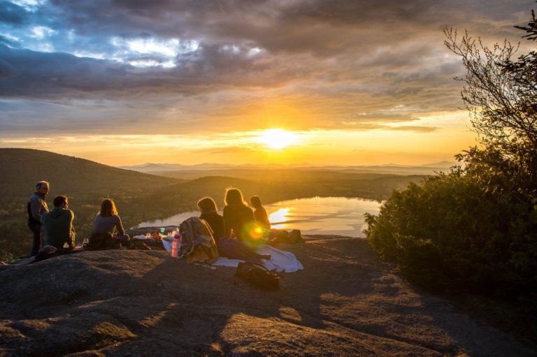 What to Pack for a Picnic Hike