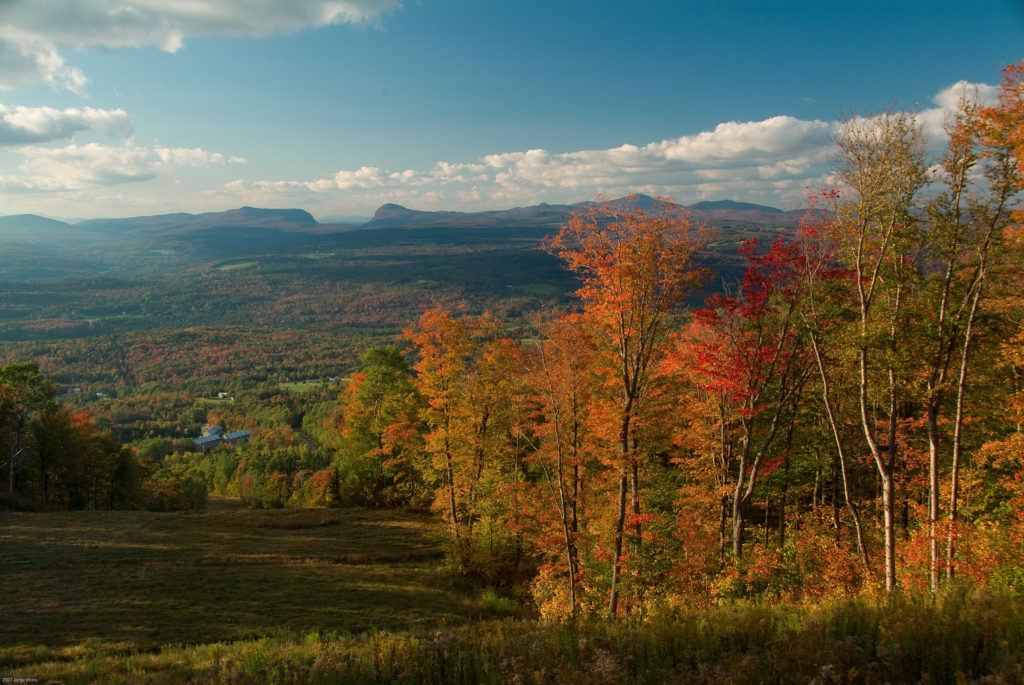 Northeast Kingdom Fall Foliage // Plan your Vermont Fall Foliage road trip with our guide on where see the best fall colors including scenic leaf-peeping drives and more.