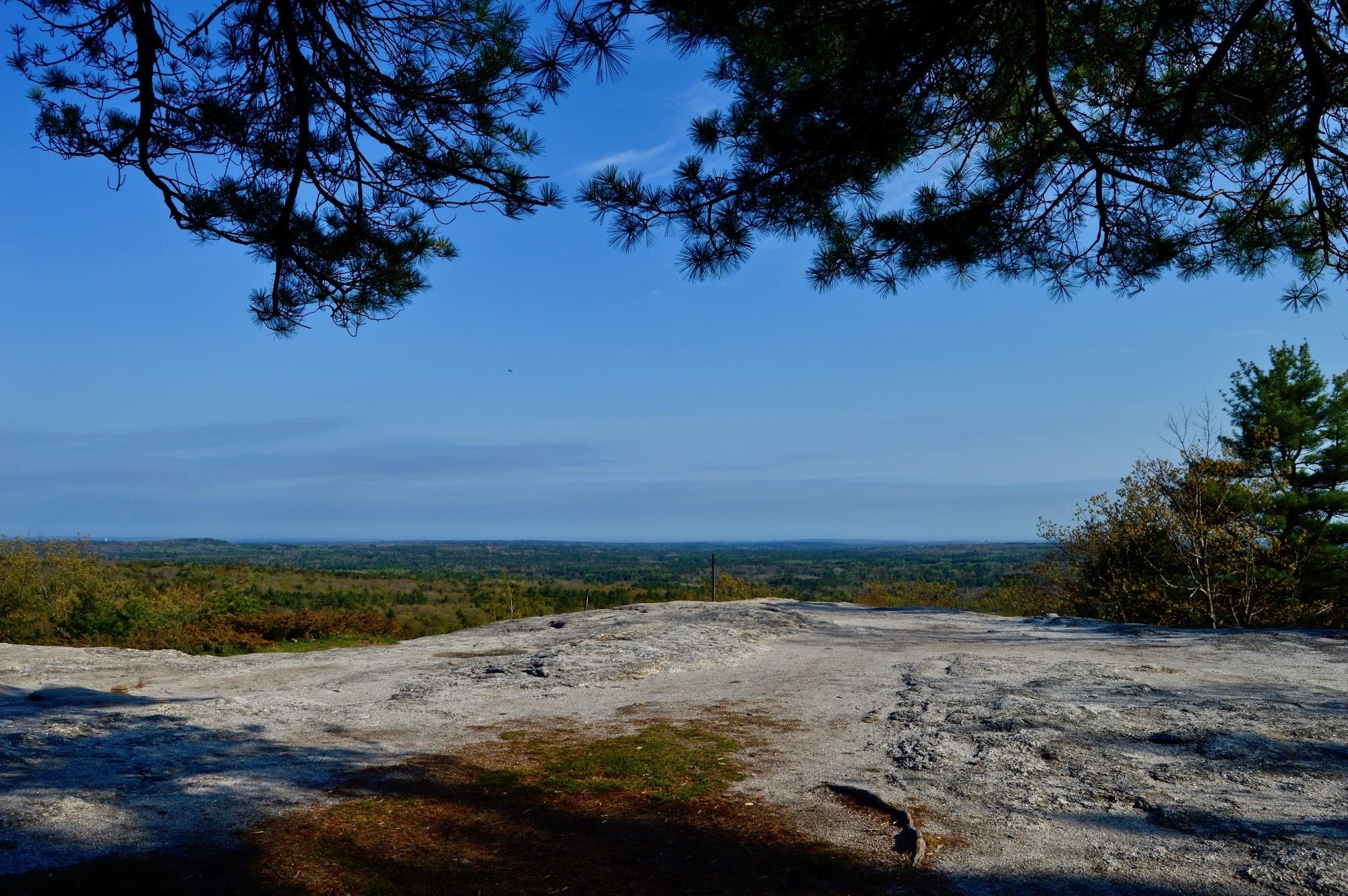 Discover 5 of the best hikes to do near Portland, Maine for the best coastal scenery and mountain views just a short drive from the city.